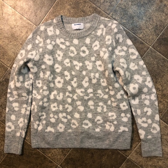 Old Navy Cozy Leopard-Print Crew-Neck Sweater - Picture 2 of 12